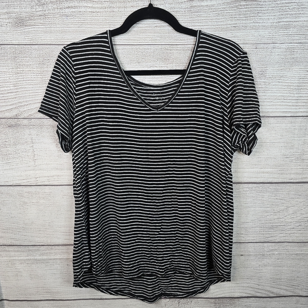 Womens Top, Lightweight Blouse, Black & White, V-neck Shirt, Size : Large